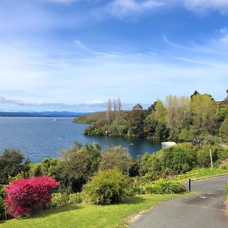 Acacia Haven - Beautiful Lake Views Taupo Eksteriør billede