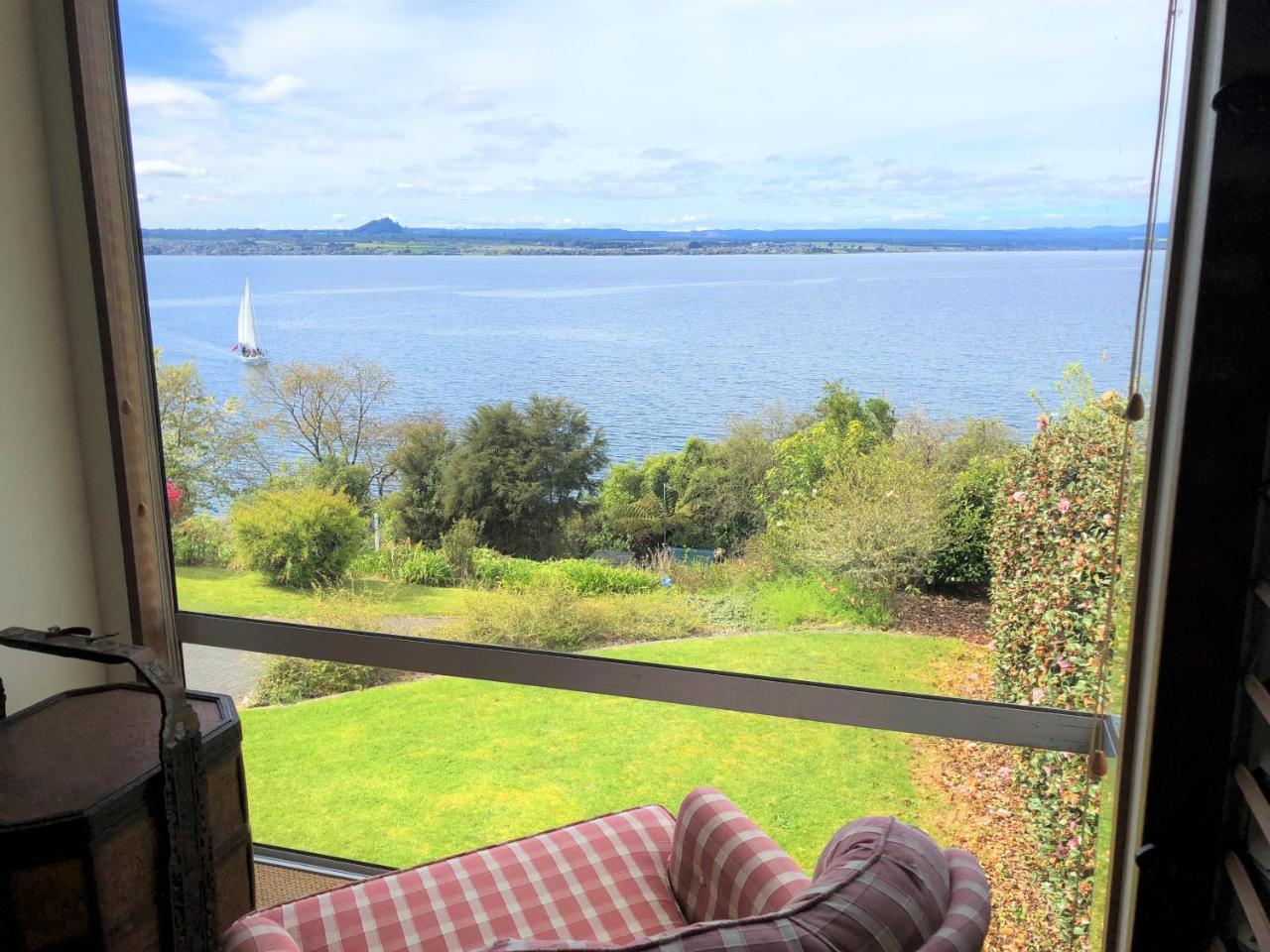 Acacia Haven - Beautiful Lake Views Taupo Eksteriør billede